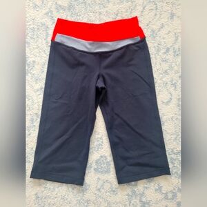 Lululemon ASTRO crop pant size 6
